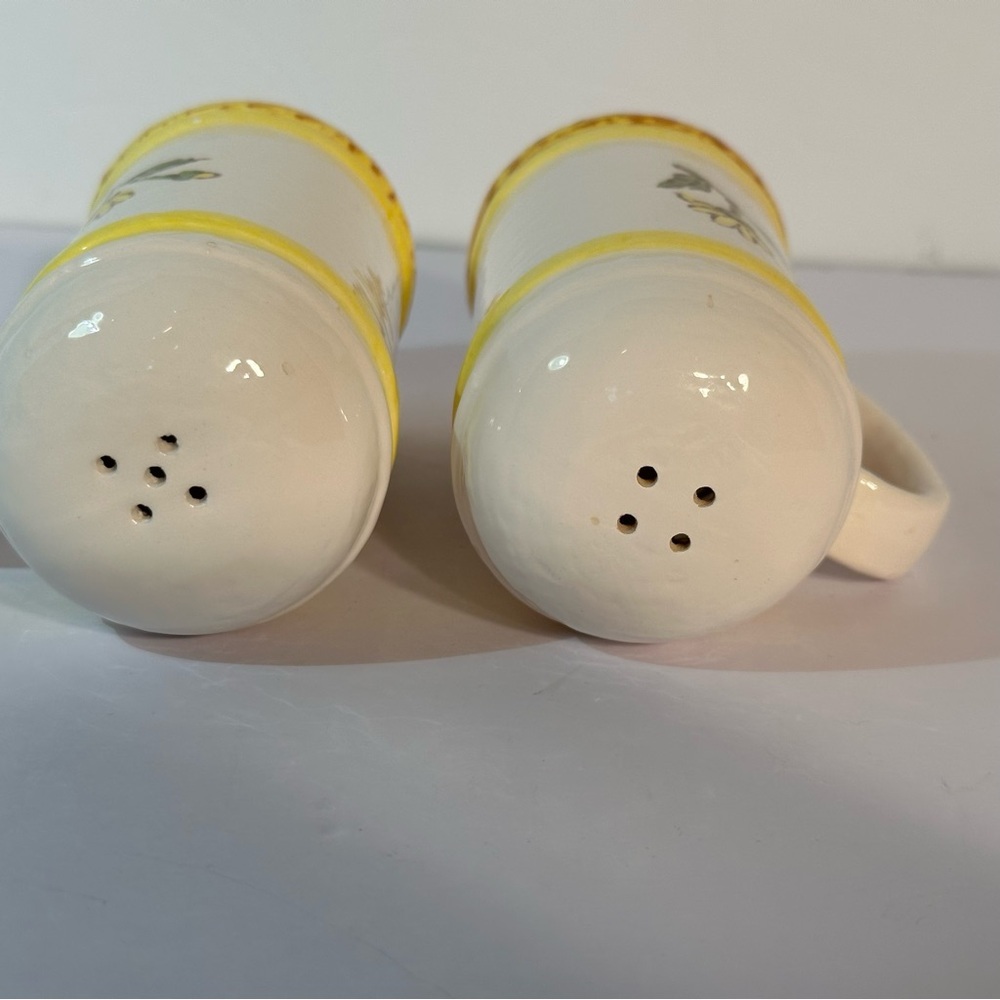 Vintage Sears Roebock & Co Japan Salt & Pepper Shaker 1976/1978?? 4.5” Floral - Picture 5 of 10